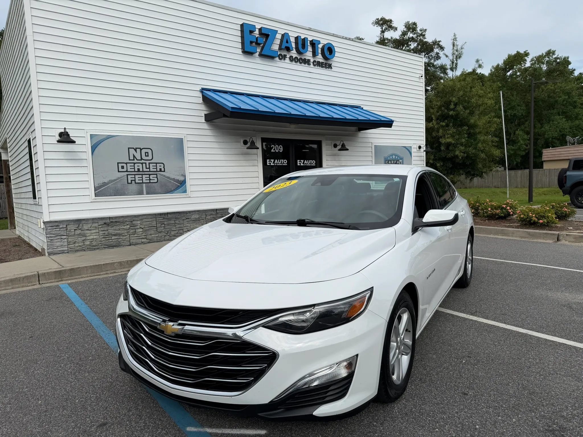 Used 2023 Chevrolet Malibu LS w/ Driver Confidence Package FWD image 1