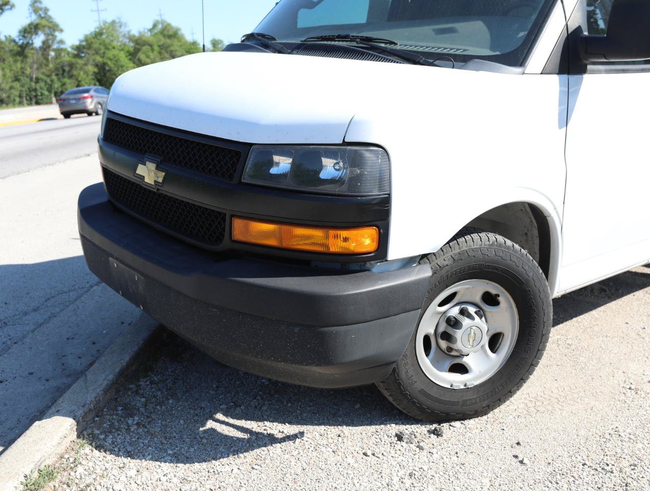 Used 2020 Chevrolet Express 2500 w/ Driver Convenience Package RWD image 2