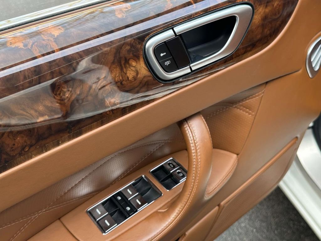 Used 2012 Bentley Flying Spur Flying Spur image 16