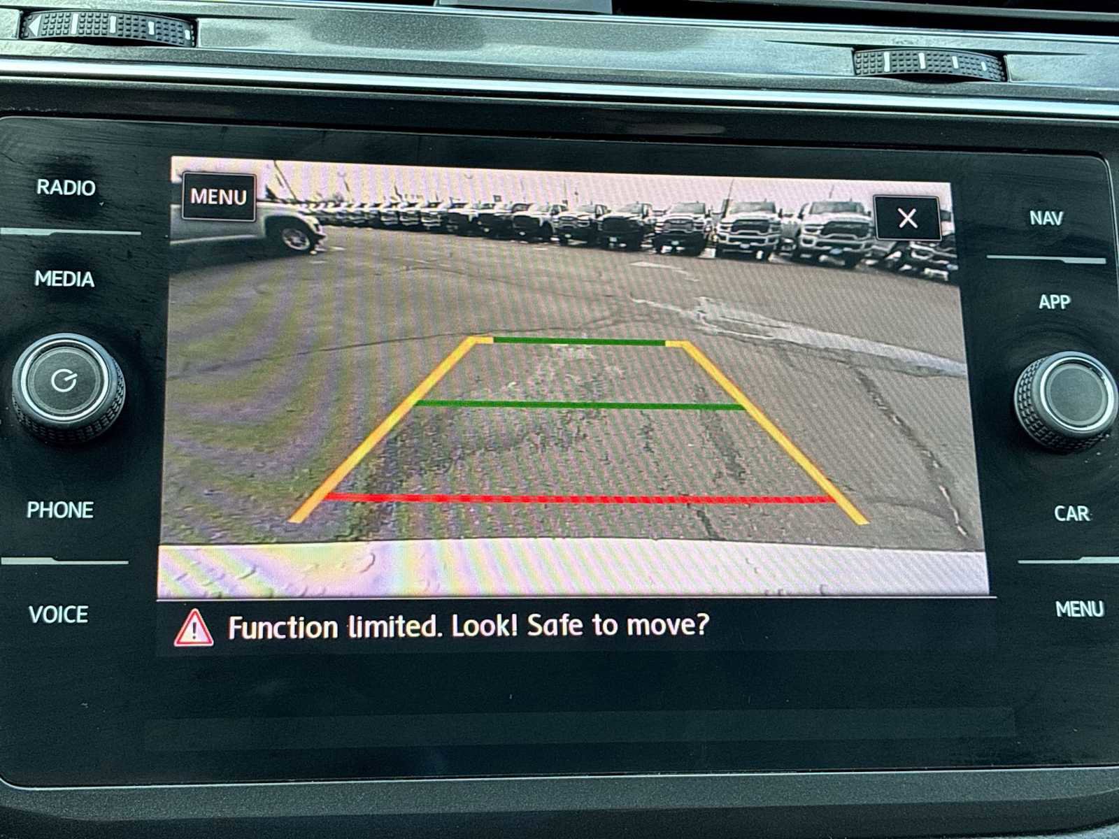 Used 2019 Volkswagen Tiguan SEL AWD/4WD image 24