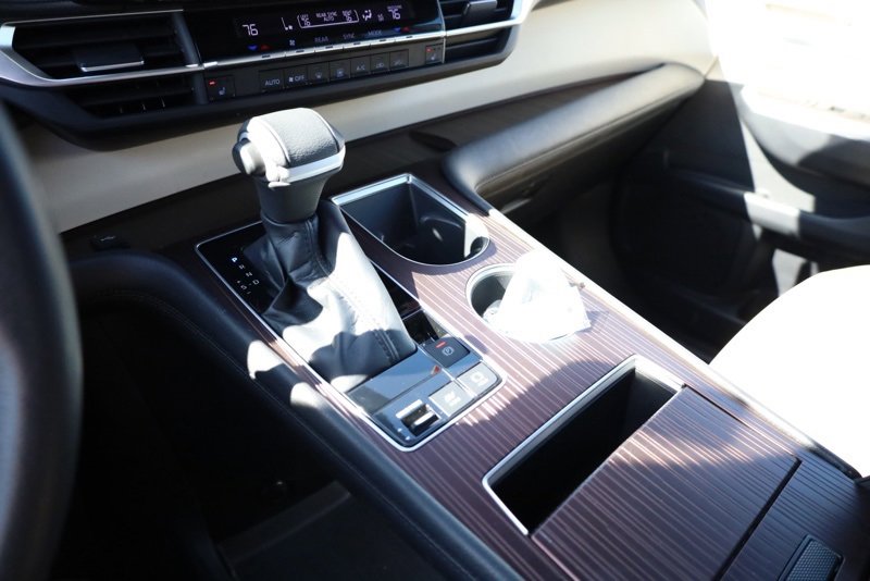 Used 2022 Toyota Sienna XLE image 21