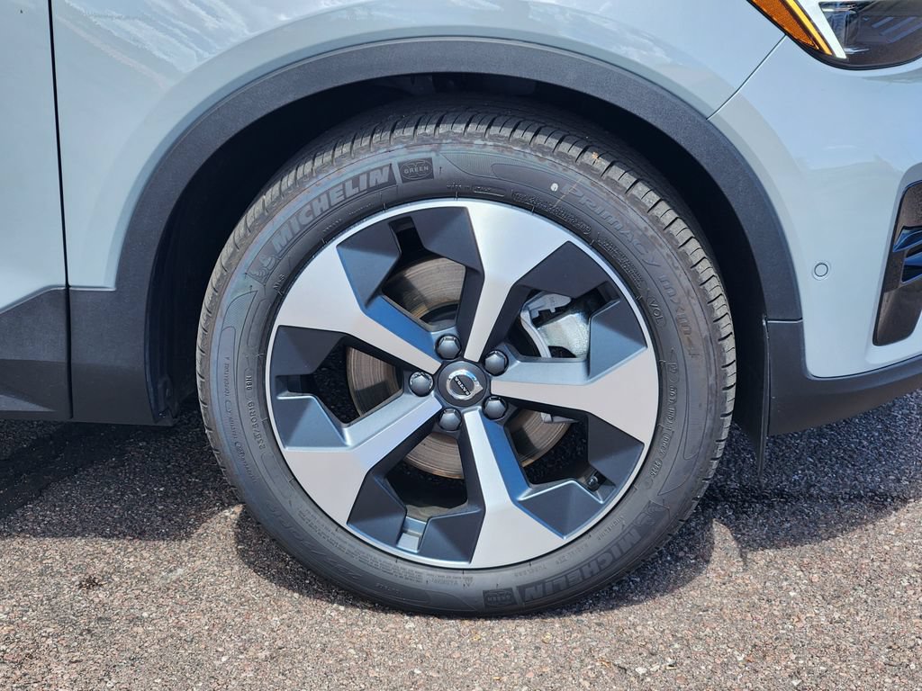 New 2026 Volvo XC40 B5 Plus w/ Protection Package Premier AWD/4WD image 30