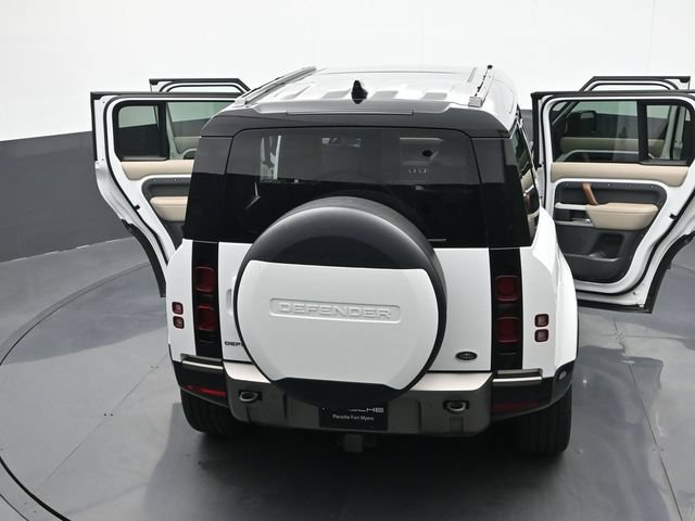 Used 2021 Land Rover Defender 110 X-Dynamic HSE AWD/4WD image 25