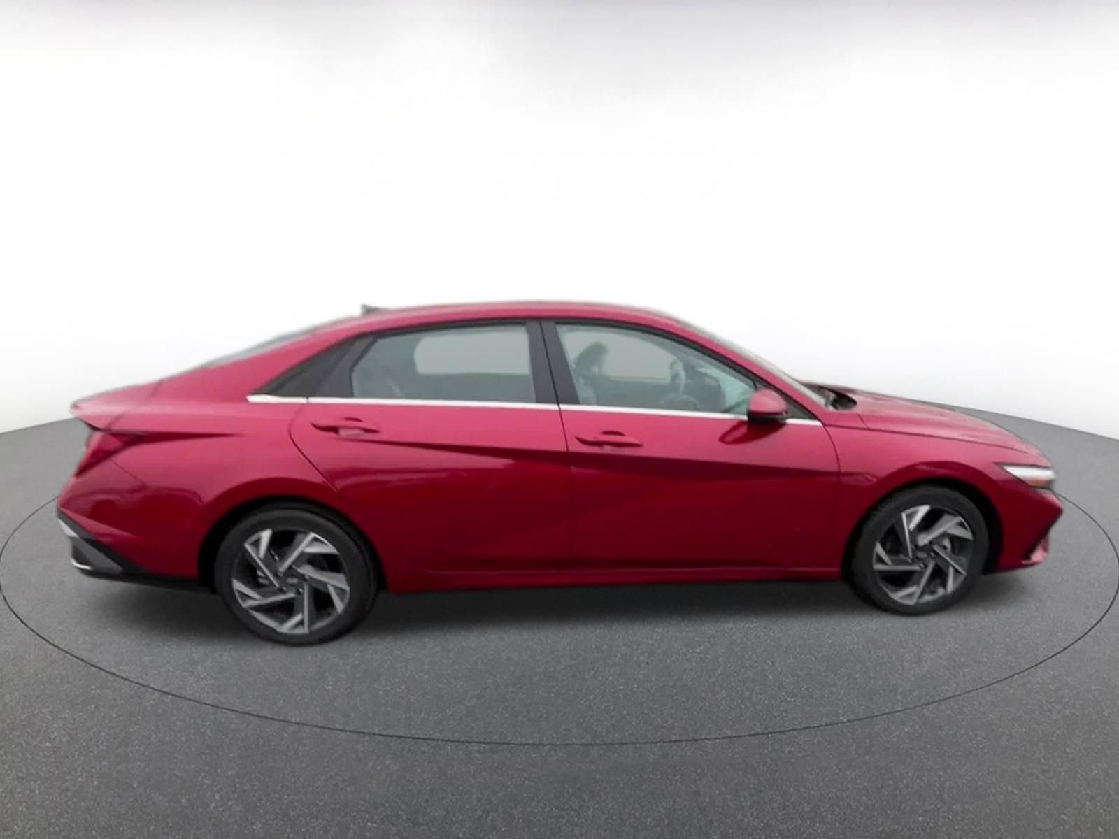 Used 2025 Hyundai Elantra SEL image 16