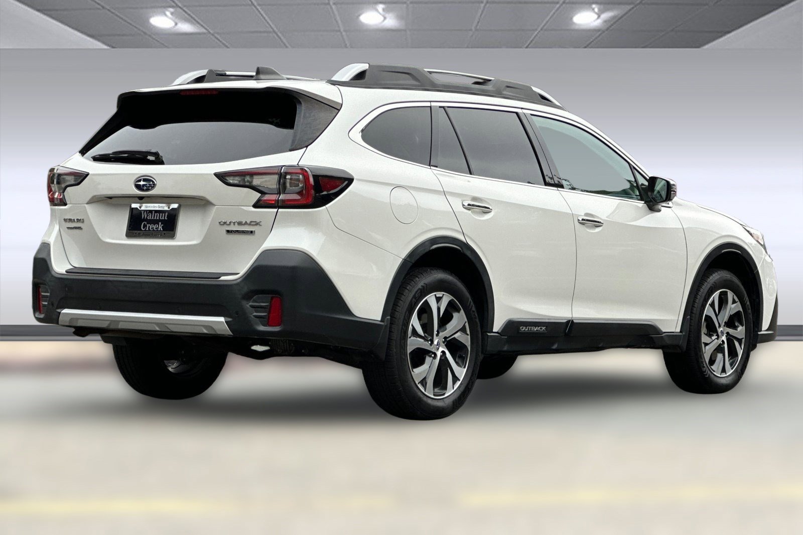 Used 2020 Subaru Outback Touring w/ Popular Package #2 image 8