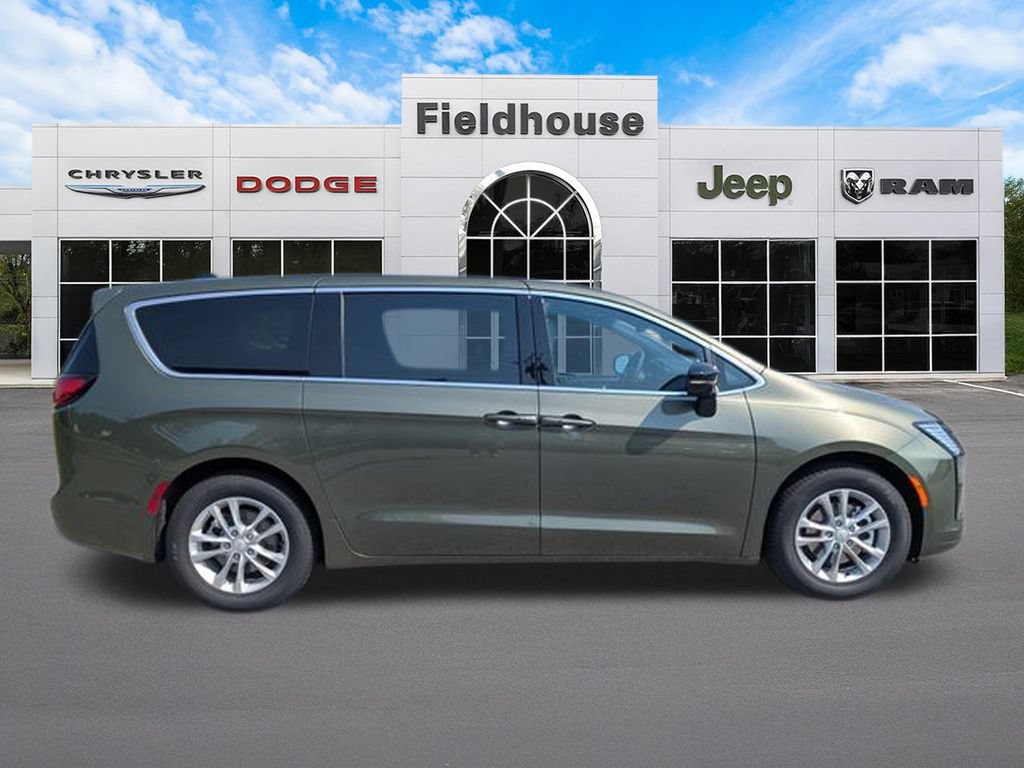 New 2027 Chrysler Pacifica Select FWD image 5