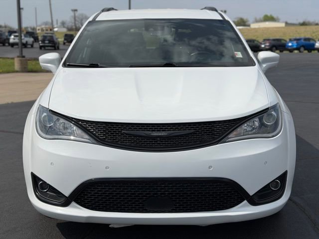 Used 2020 Chrysler Pacifica Touring-L w/ Advanced Safetytec Group image 2