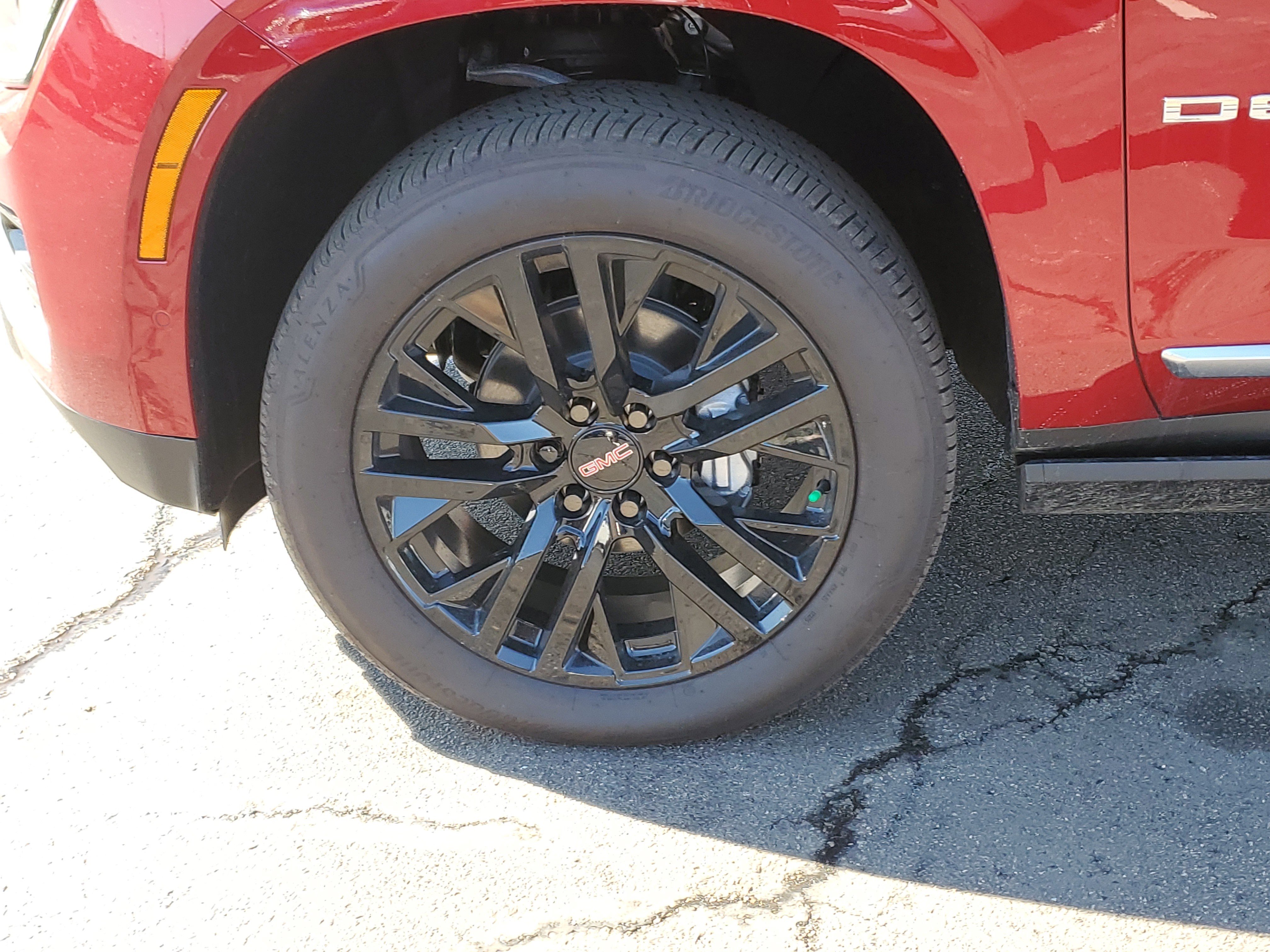 New 2025 GMC Yukon XL Denali w/ Sun & Power Step Package image 10