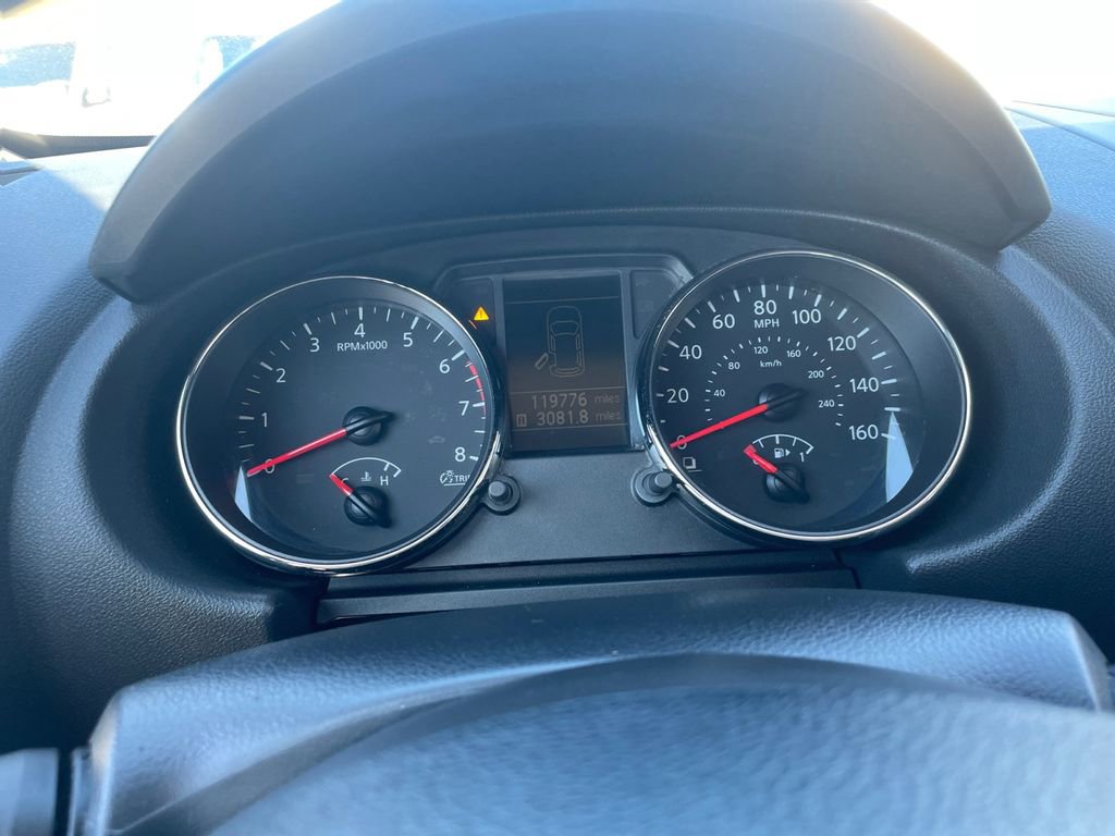 Used 2011 Nissan Rogue SV w/ Premium Pkg image 10