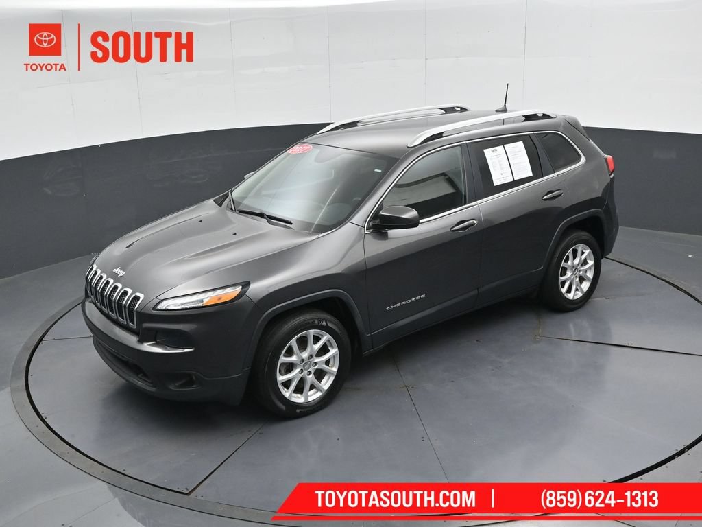 Used 2017 Jeep Cherokee Latitude w/ Comfort & Sound Group FWD image 45
