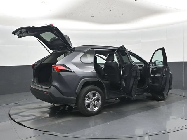 Used 2025 Toyota RAV4 XLE AWD/4WD image 53