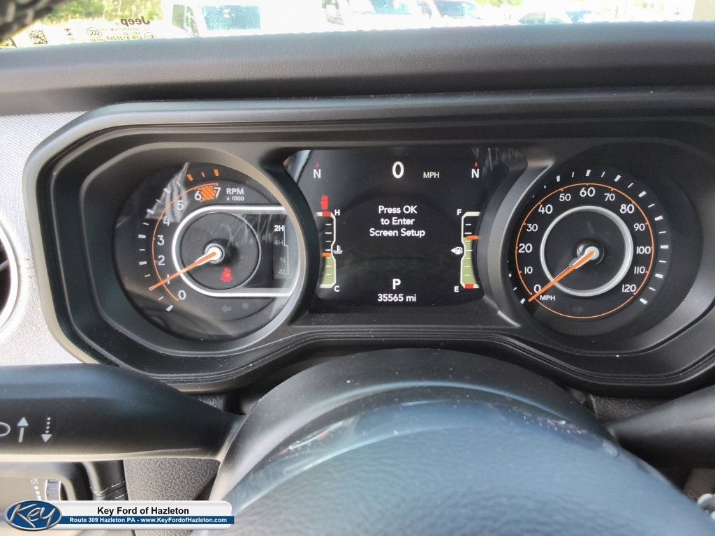 Used 2025 Jeep Wrangler Unlimited Sahara AWD/4WD image 28