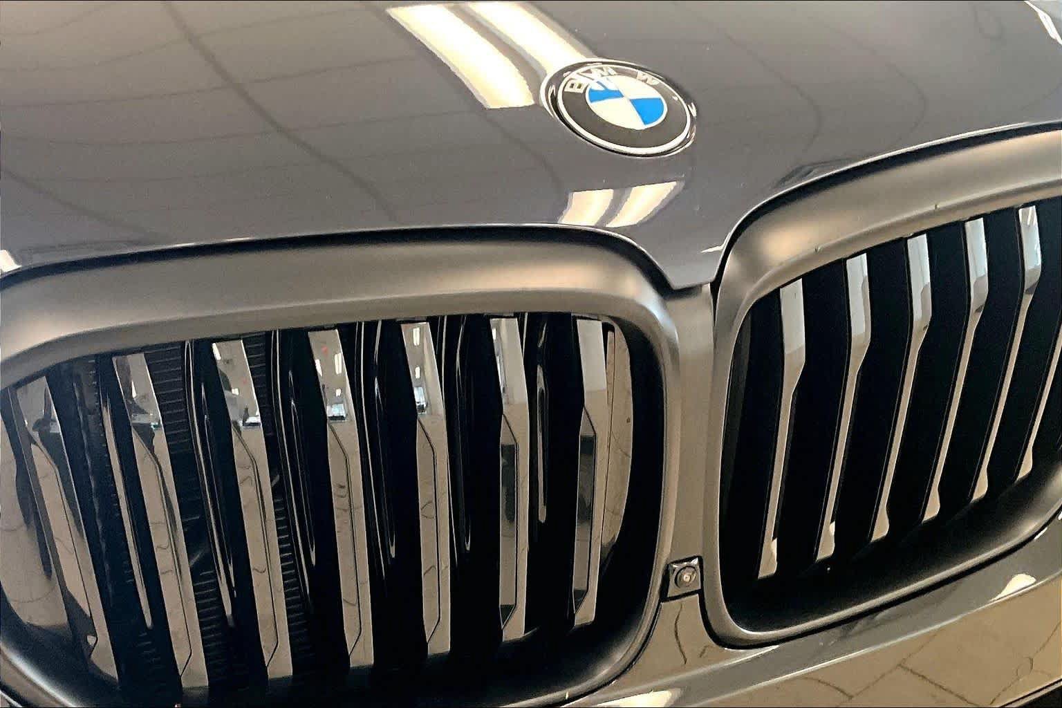 Used 2025 BMW X5 sDrive40i w/ M Sport Package RWD image 28