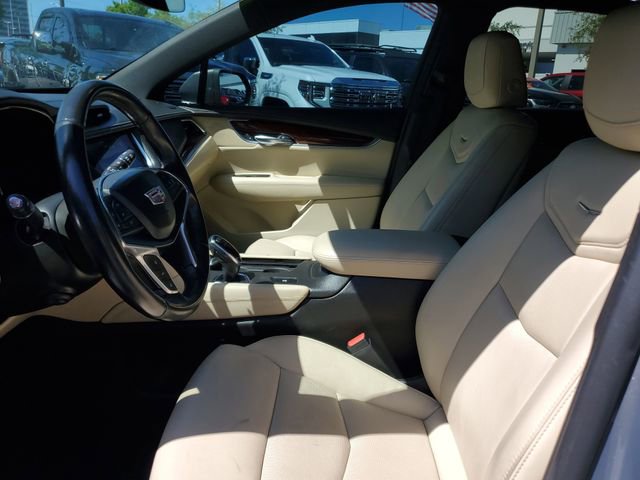 Used 2018 Cadillac XT5 Luxury w/ Driver Awareness Package FWD image 18
