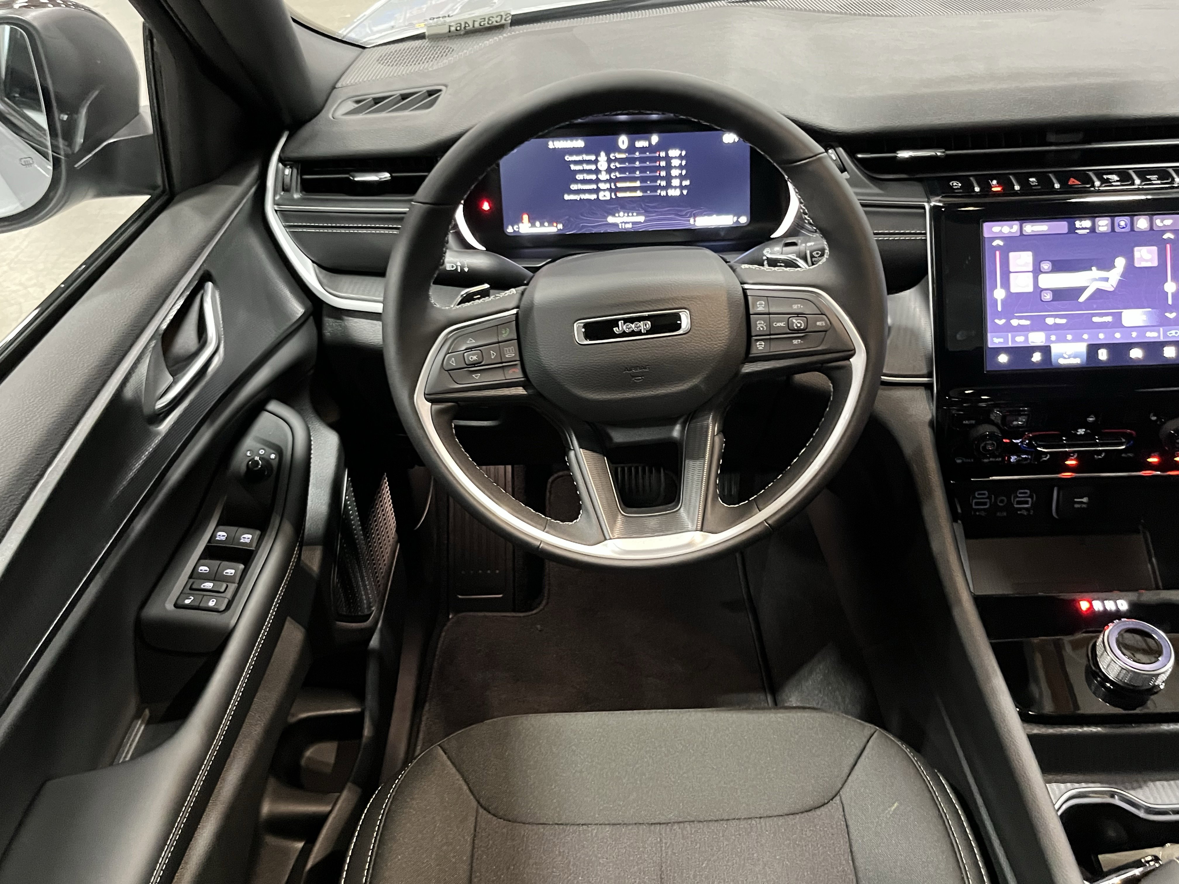 Certified 2025 Jeep Grand Cherokee Laredo X w/ Luxury Tech Group I image 12