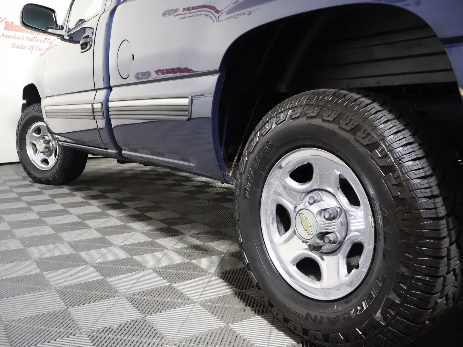 Used 1999 Chevrolet Silverado 1500 4x4 Regular Cab w/ Exterior Appearance Pkg image 10