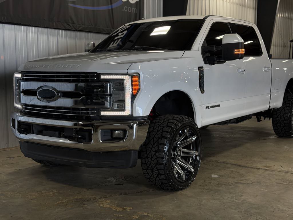 Used 2017 Ford F250 Lariat w/ Lariat Ultimate Package AWD/4WD image 26
