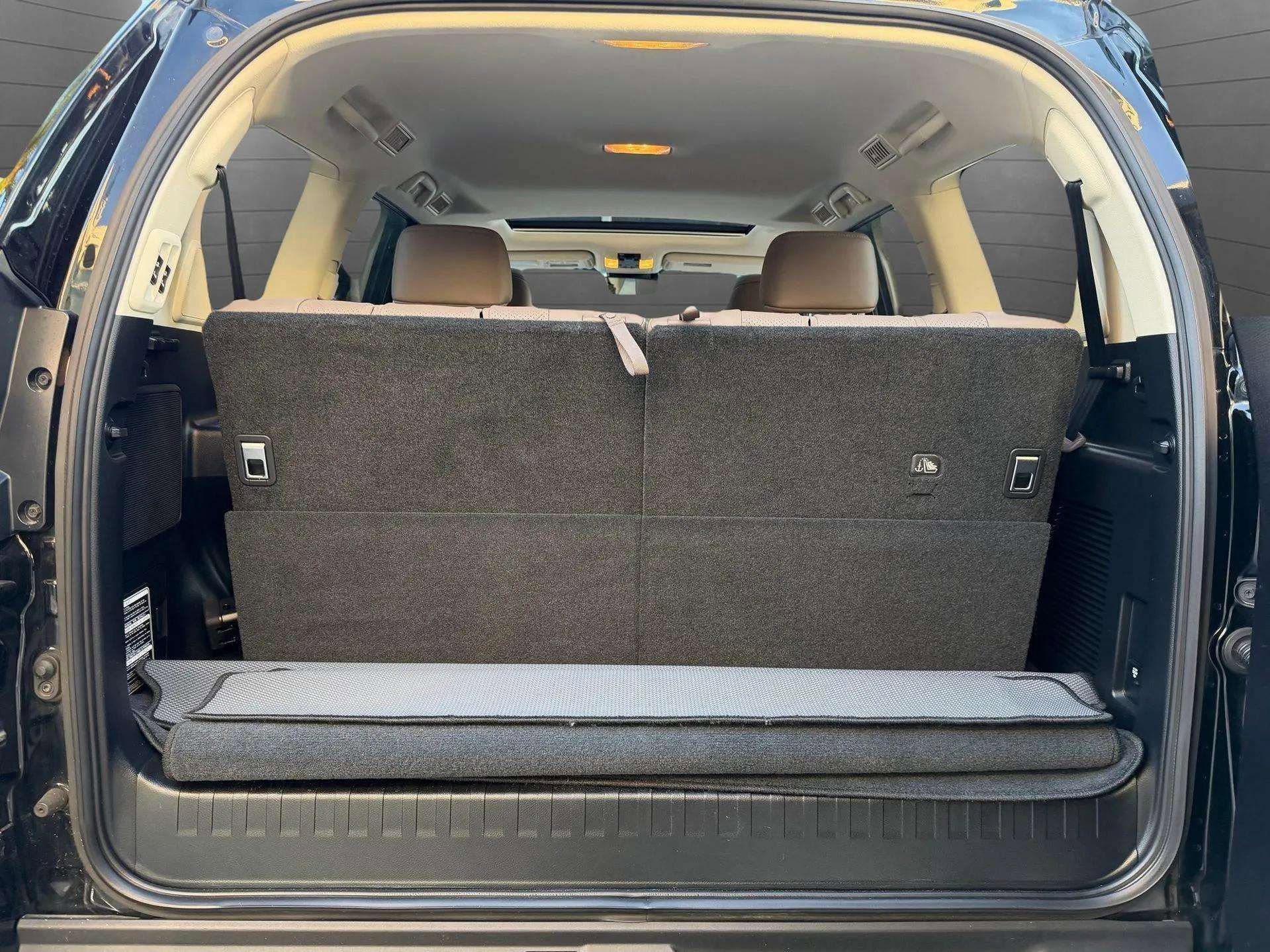 Used 2021 Lexus GX 460 Luxury w/ Sport Design Package image 25