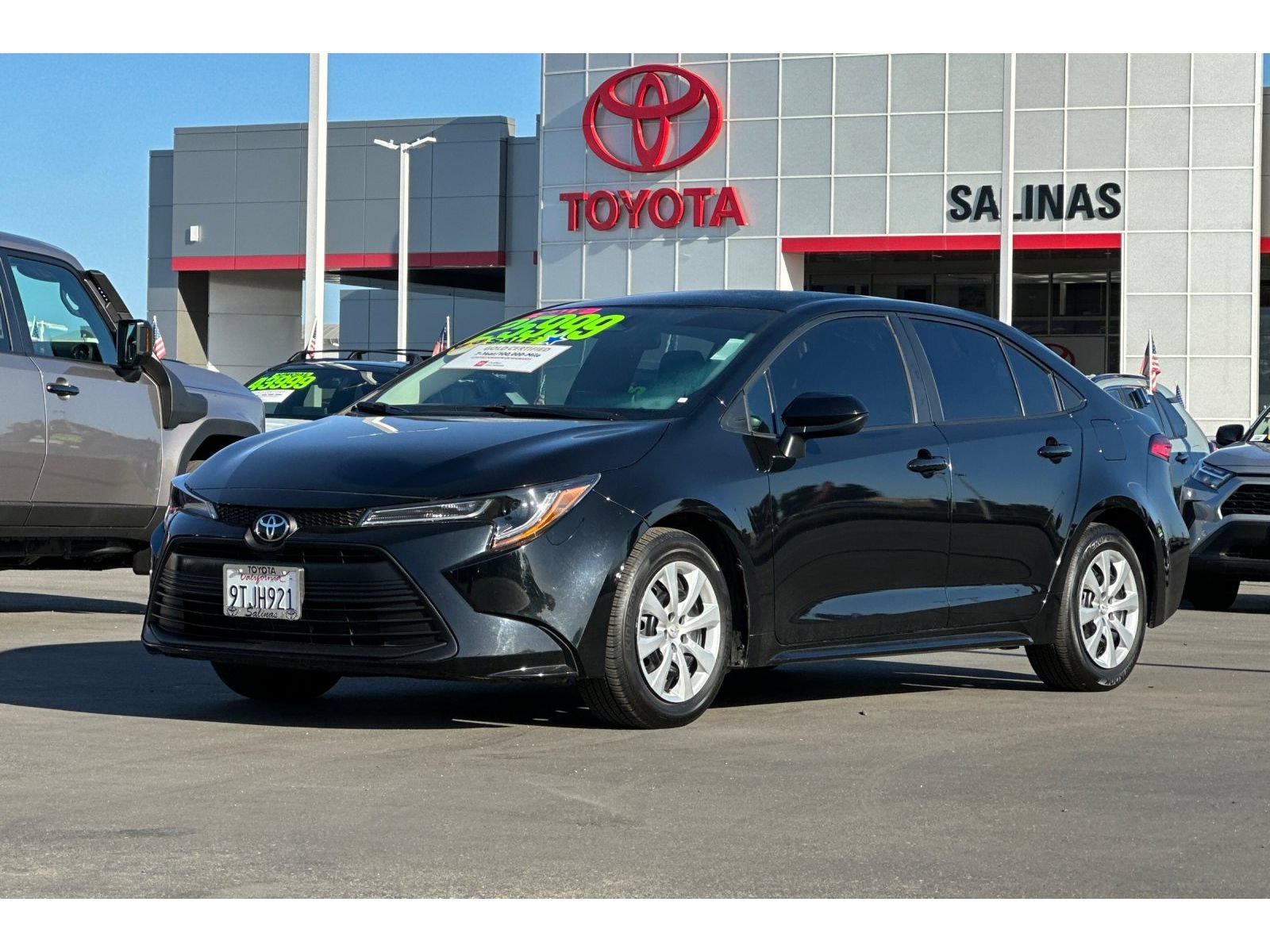 Used 2025 Toyota Corolla LE FWD image 8