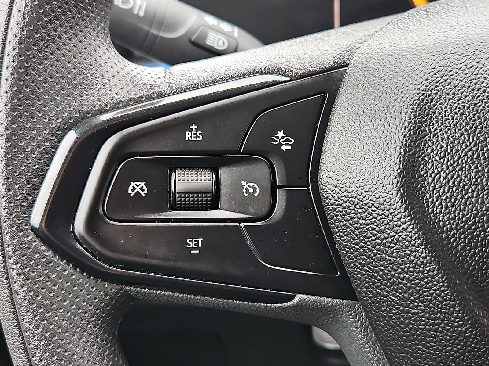 Used 2025 Chevrolet Trax LT image 22