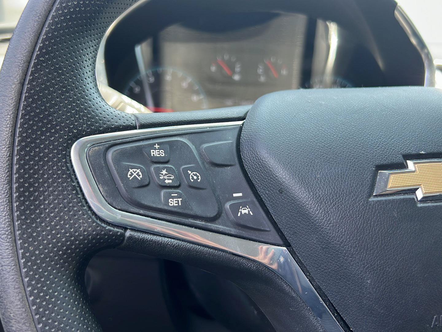 Used 2022 Chevrolet Equinox LS FWD image 21