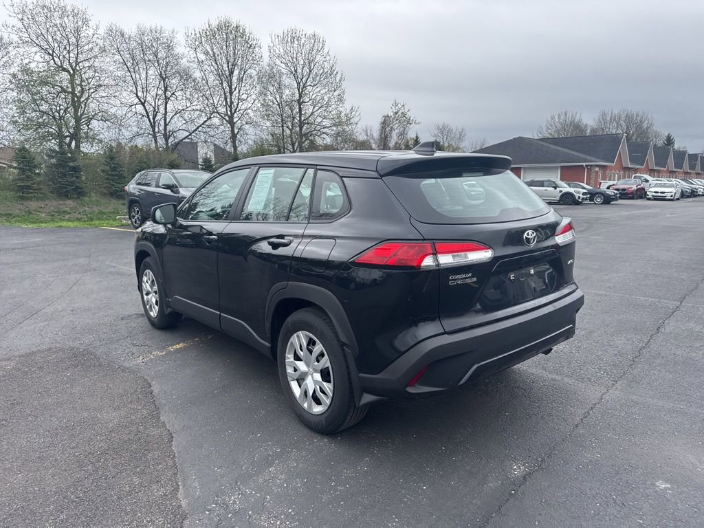 Used 2023 Toyota Corolla Cross L AWD/4WD image 6