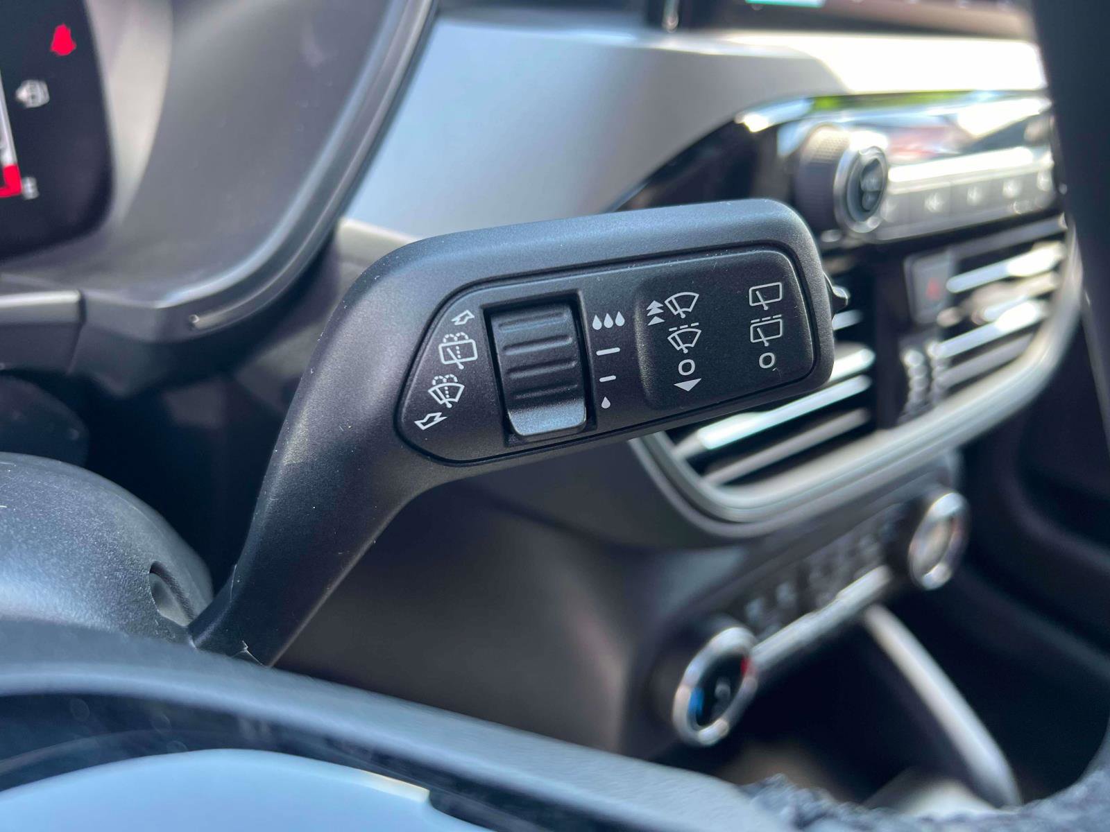 Used 2023 Ford Escape Active AWD/4WD image 15