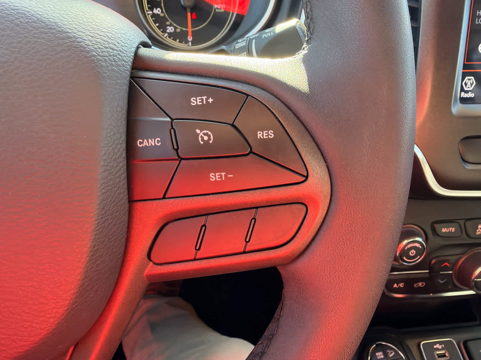 Used 2022 Jeep Cherokee Trailhawk w/ Premium Leather Package AWD/4WD image 34