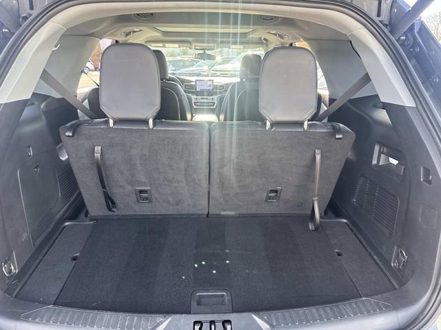 Certified 2022 Ford Explorer XLT w/ Equipment Group 202A image 8