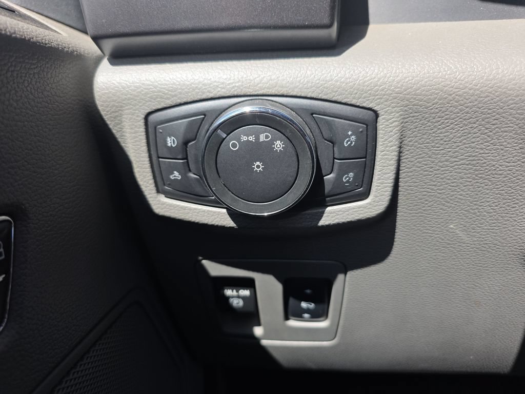 Used 2016 Ford F150 XLT w/ Equipment Group 302A Luxury AWD/4WD image 41