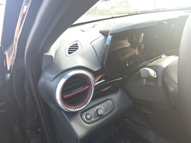 New 2026 Chevrolet Trax RS w/ Sunroof Package image 13