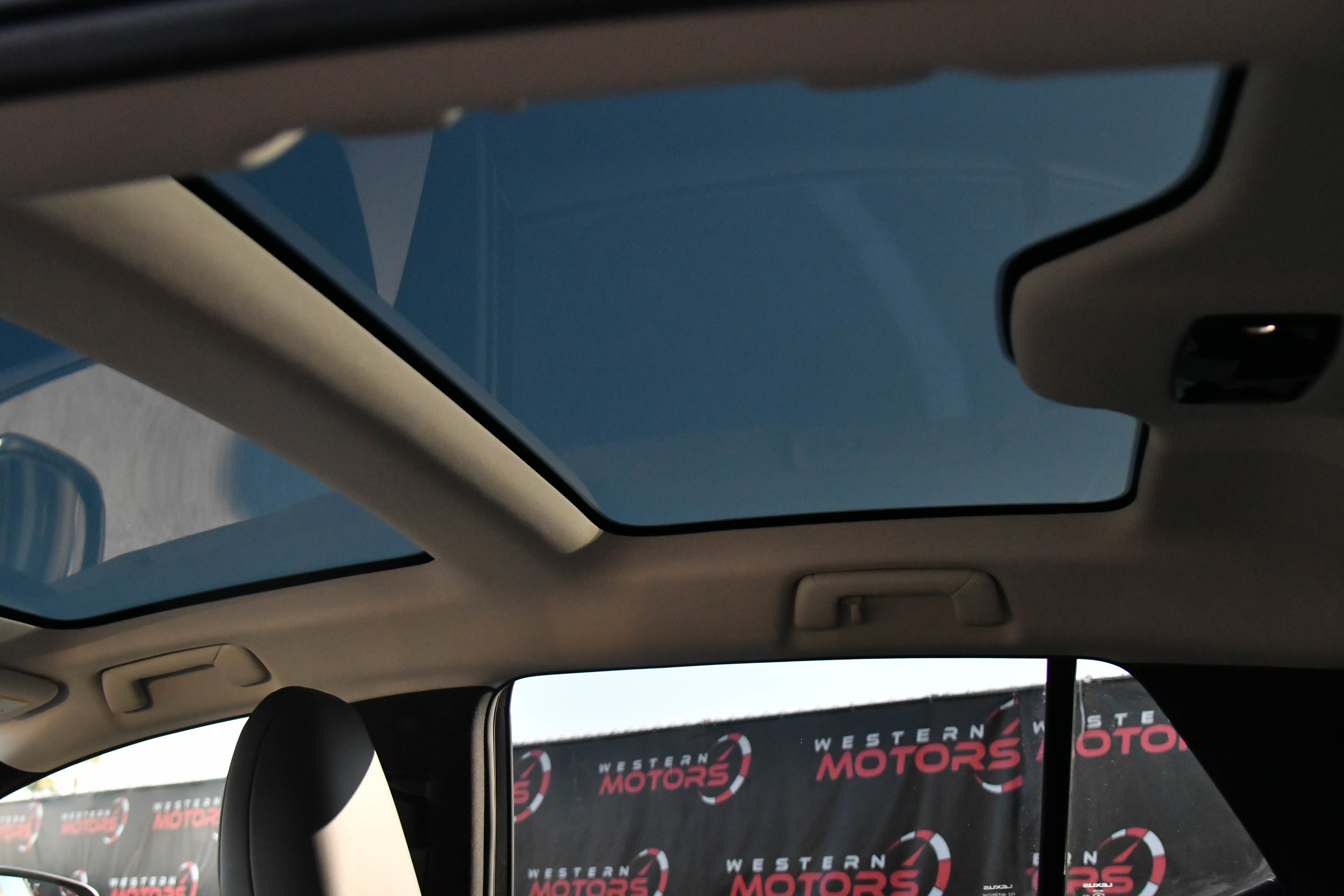 Used 2024 Lexus RZ 300e Premium image 39