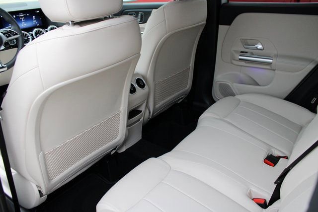 New 2025 Mercedes-Benz GLA 250 4MATIC image 39