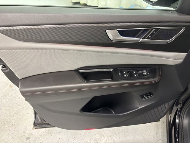 Certified 2025 Volkswagen Atlas Peak Edition SE image 20