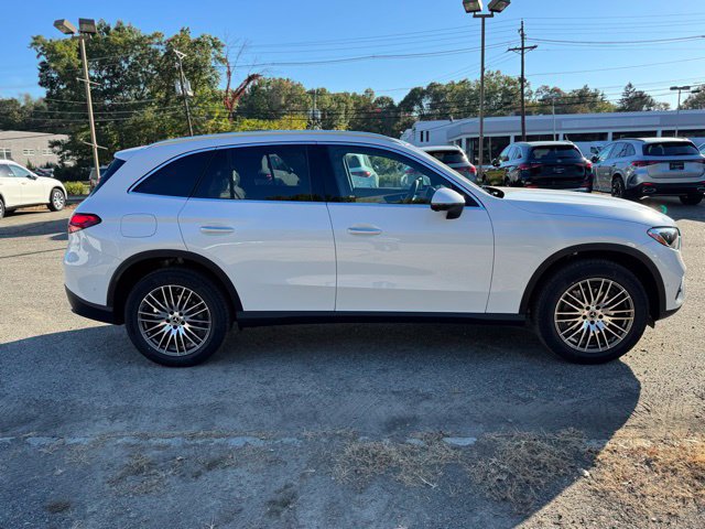 Used 2026 Mercedes-Benz GLC 300 4MATIC image 2