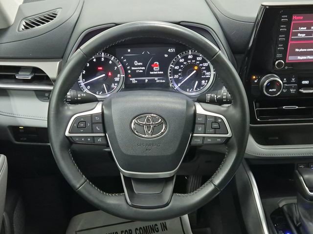 Used 2022 Toyota Highlander XLE image 16
