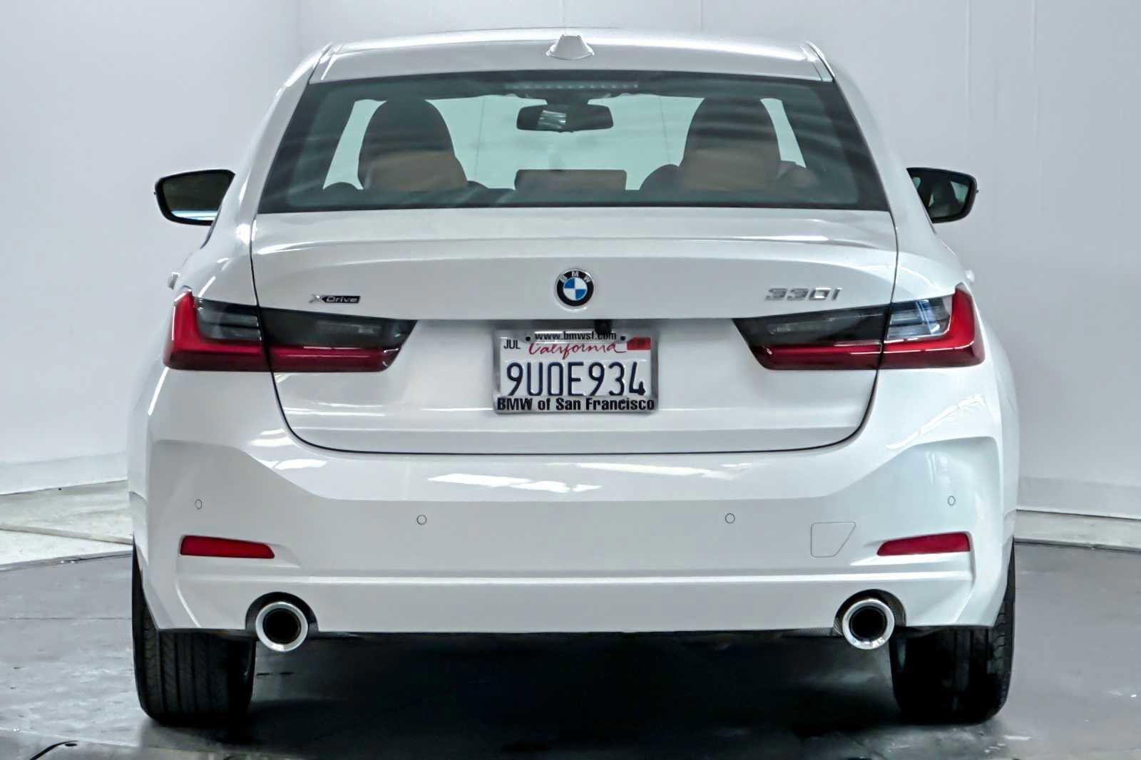 Used 2025 BMW 330i xDrive Sedan w/ Convenience Package image 7