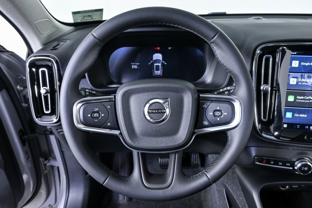 Certified 2025 Volvo XC40 B5 Plus image 10