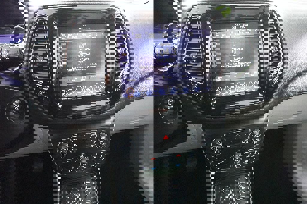 Used 2021 Jeep Compass Limited image 17