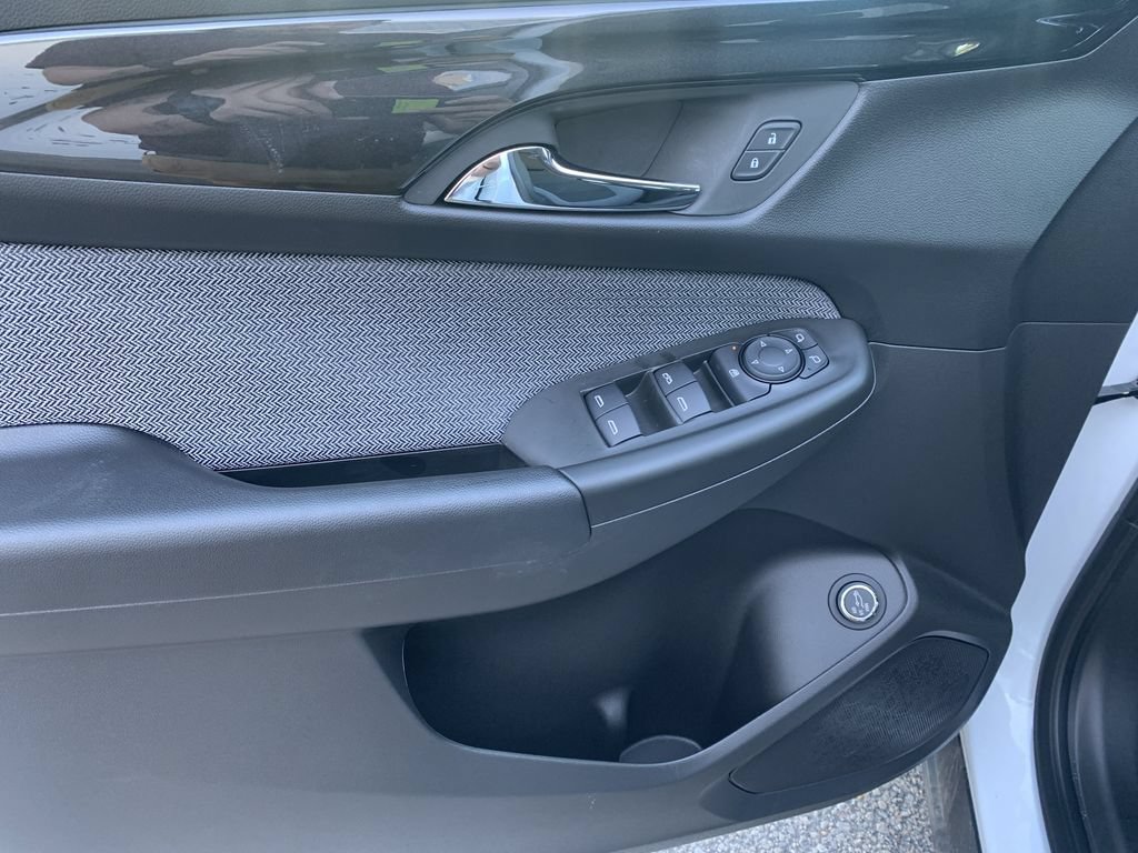New 2025 Chevrolet TrailBlazer LT w/ Convenience Package FWD image 13