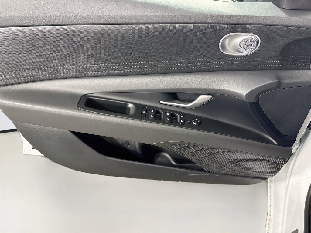 New 2026 Hyundai Elantra SE FWD image 12