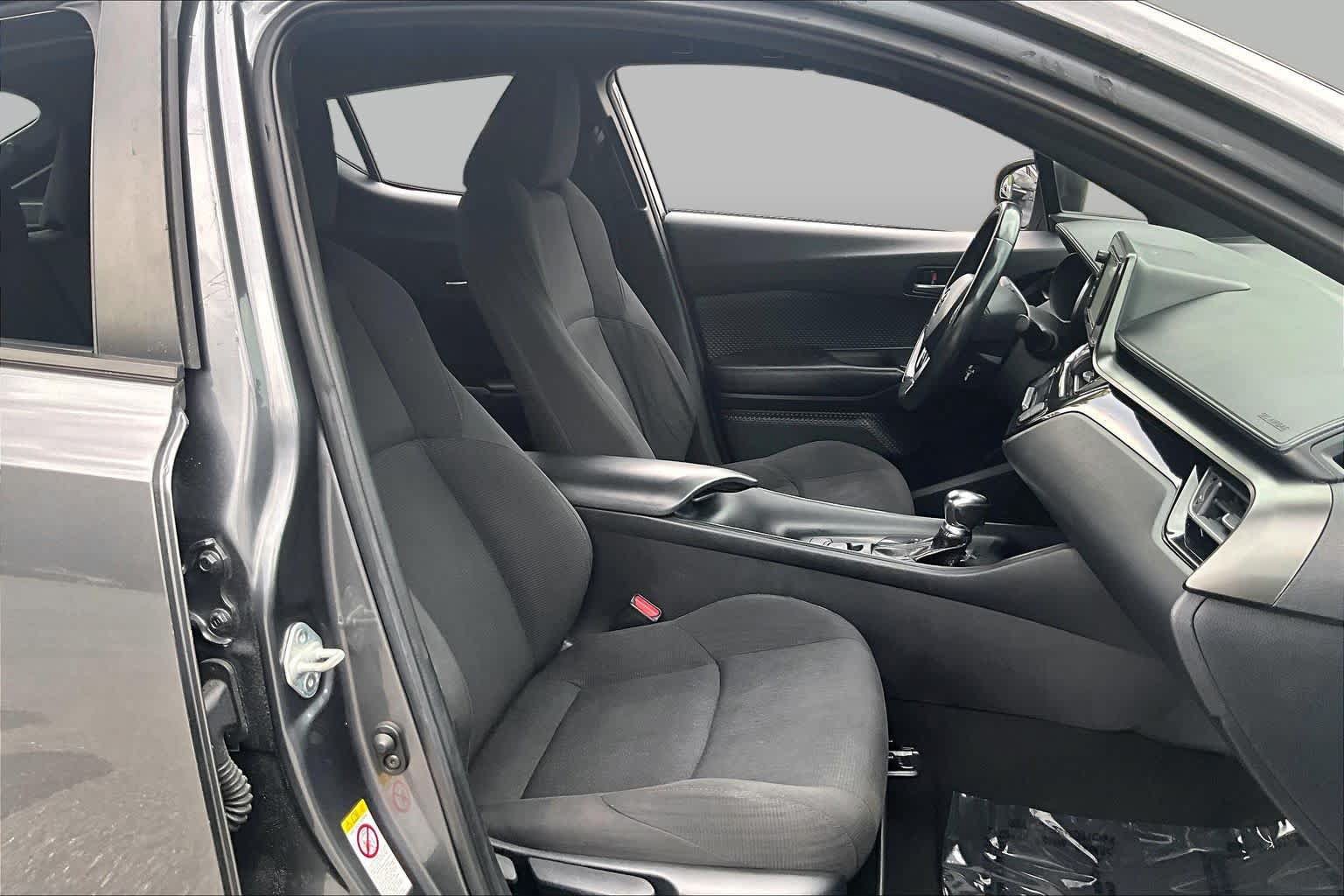 Used 2018 Toyota C-HR XLE FWD image 9