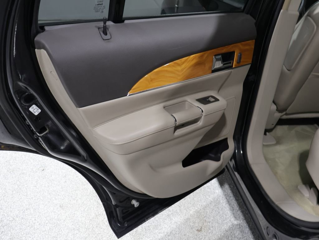 Used 2013 Lincoln MKX FWD image 20