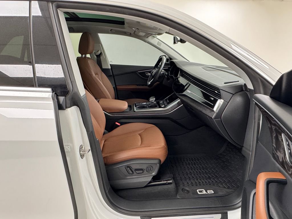 Used 2022 Audi Q8 Premium Plus image 14
