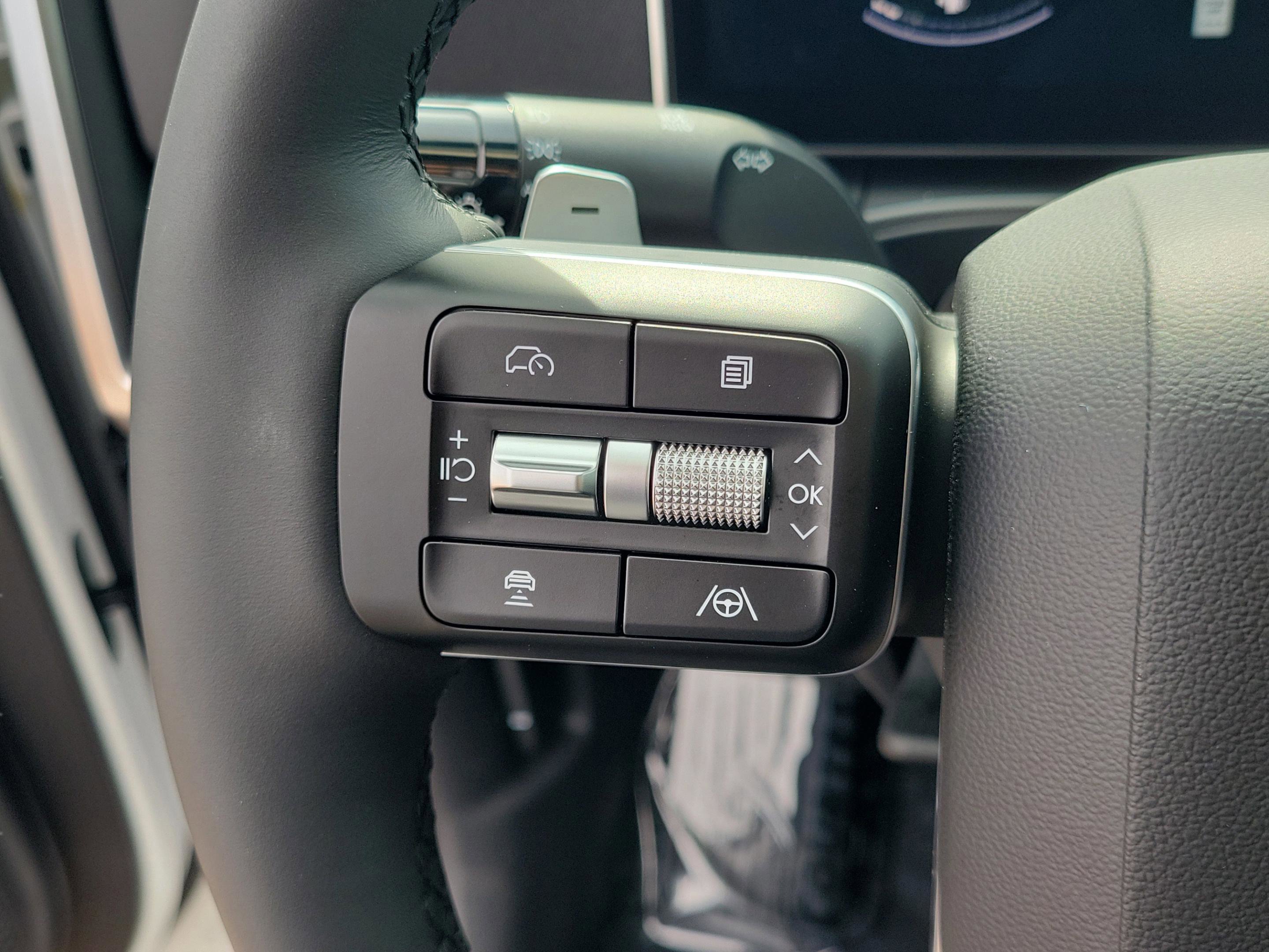 New 2026 Hyundai Santa Fe SE image 12