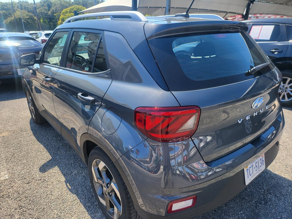 Used 2026 Hyundai Venue SEL FWD image 9