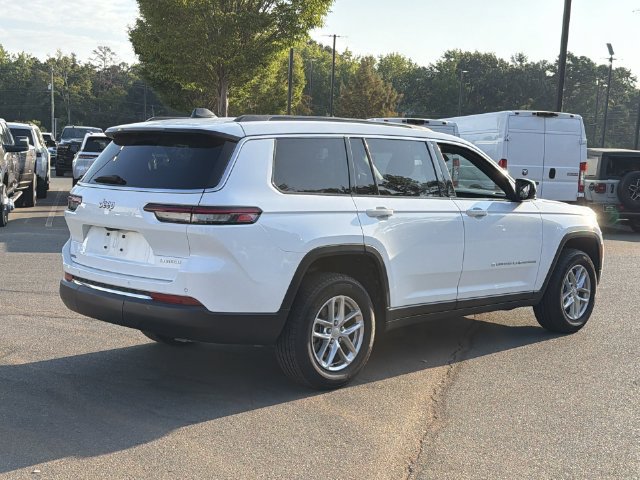 Used 2025 Jeep Grand Cherokee L Laredo RWD image 12