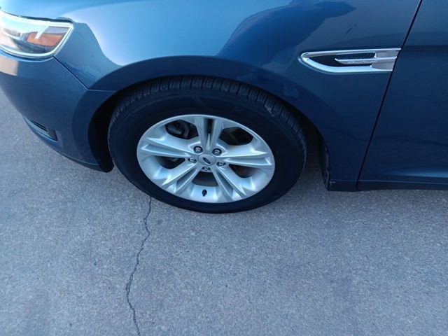 Used 2019 Ford Taurus SE image 32