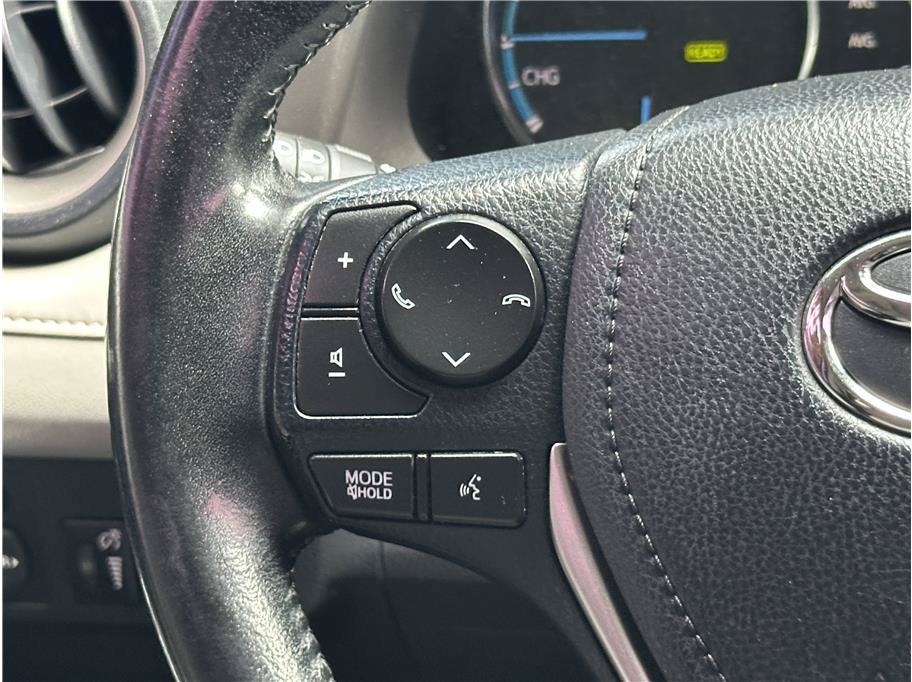 Used 2018 Toyota RAV4 Limited w/ Advanced Technology Package AWD/4WD image 21