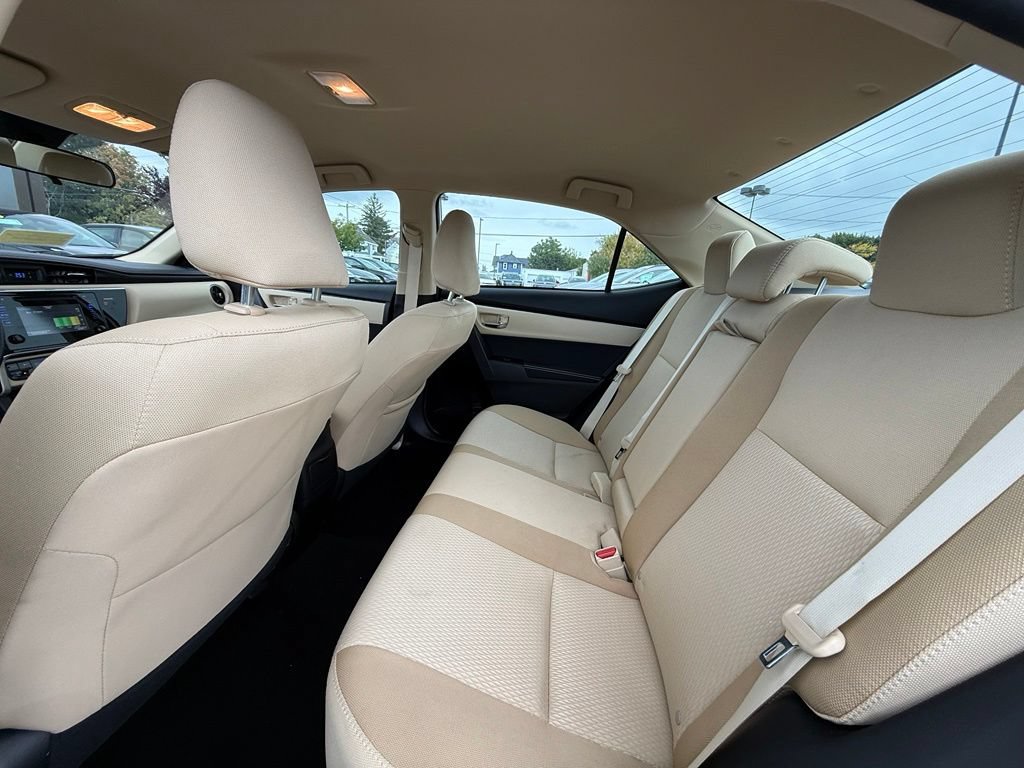Used 2017 Toyota Corolla LE w/ Carpet Mat Package (TMS) FWD image 17